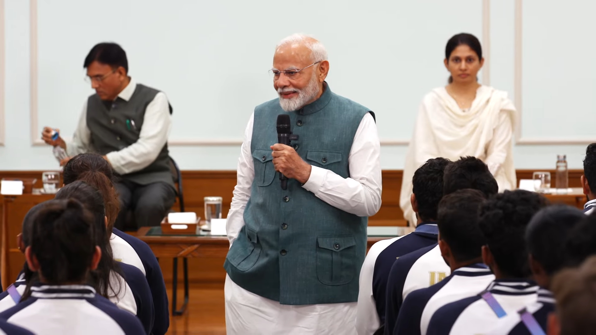 PM Narendra Modi Interactive With Paris Olympics Indian Contigent